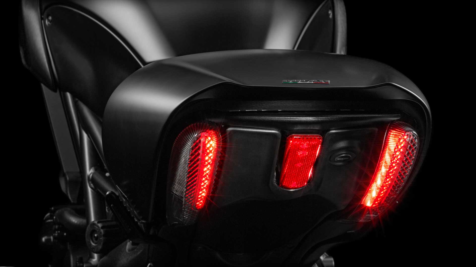 Ducati Diavel exterior rear light