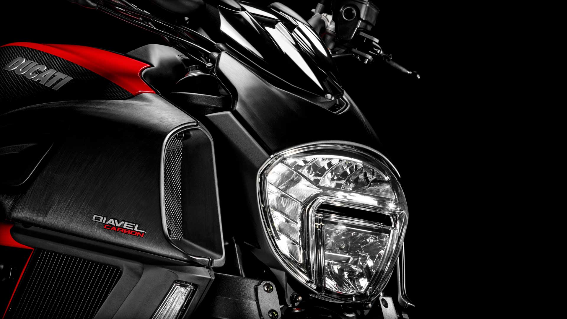 Ducati Diavel Carbon front light