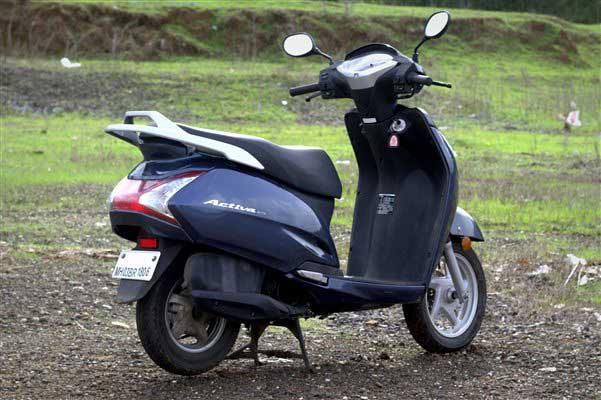 Honda Activa 125 Deluxe rear side view