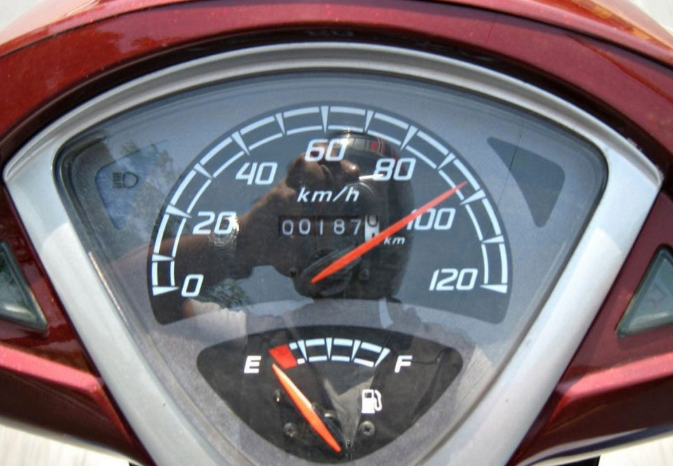 Honda Aviator Deluxe 2014 Speedometer