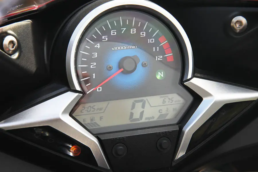 Honda CBR 250R Pearl Sunbeam White ABS Speedometer