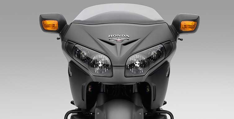 Honda Gold Wing F6B front view