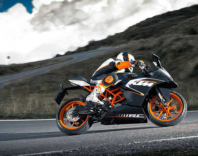 KTM RC 200 with Drive