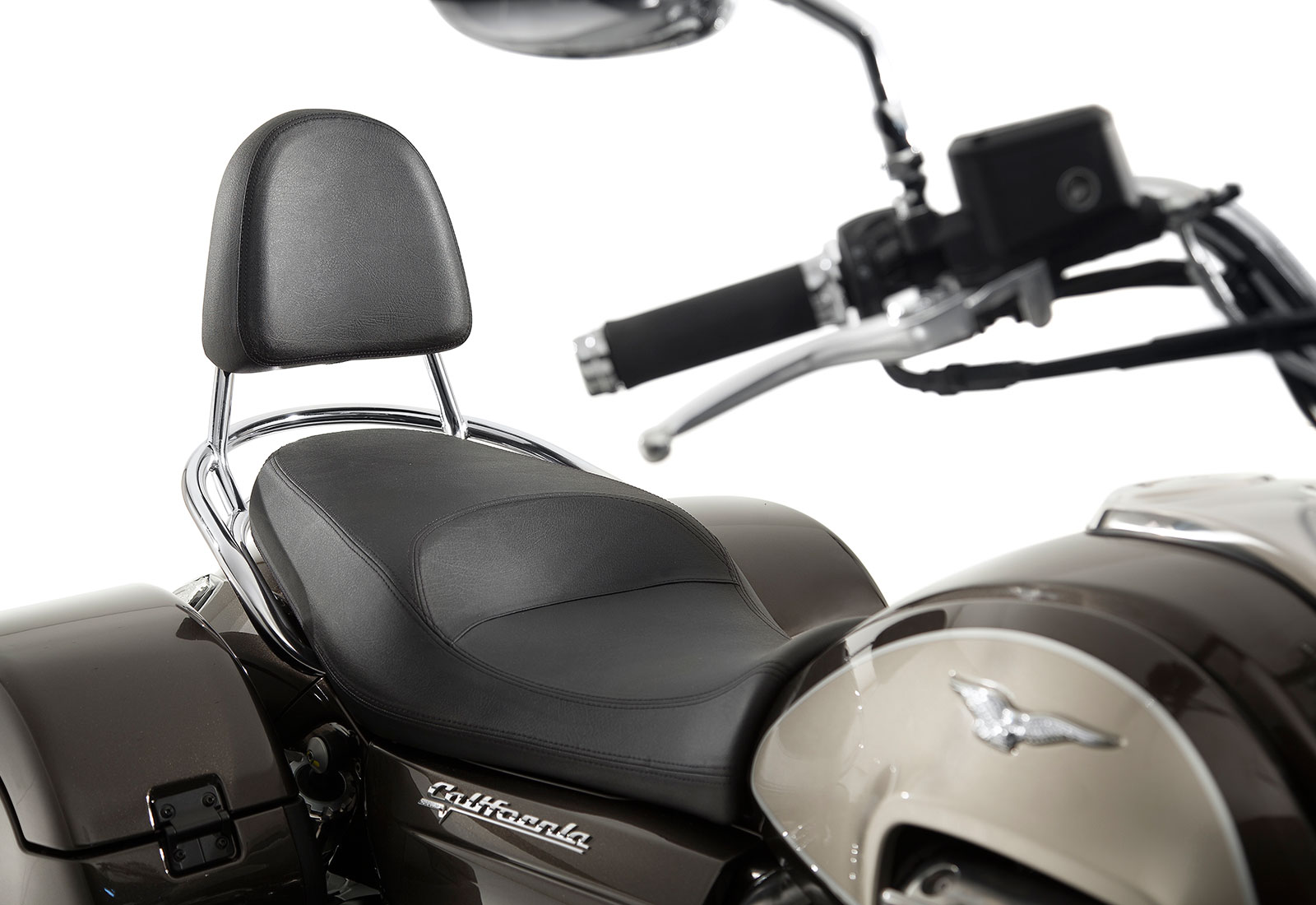 Moto Guzzi California 1400 Touring SE seat view
