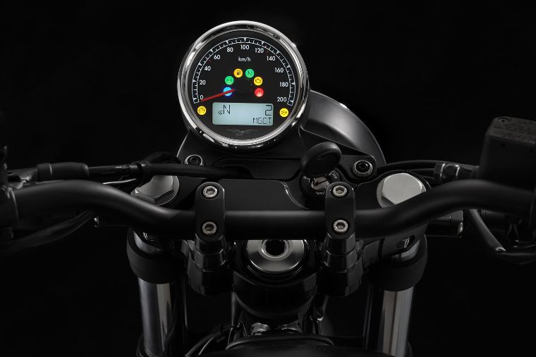 Moto Guzzi V7 III front speedometer view