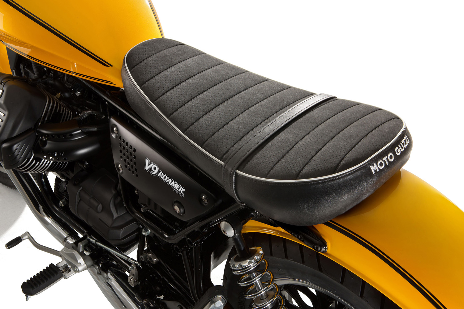Moto Guzzi V9 Roamer seat view
