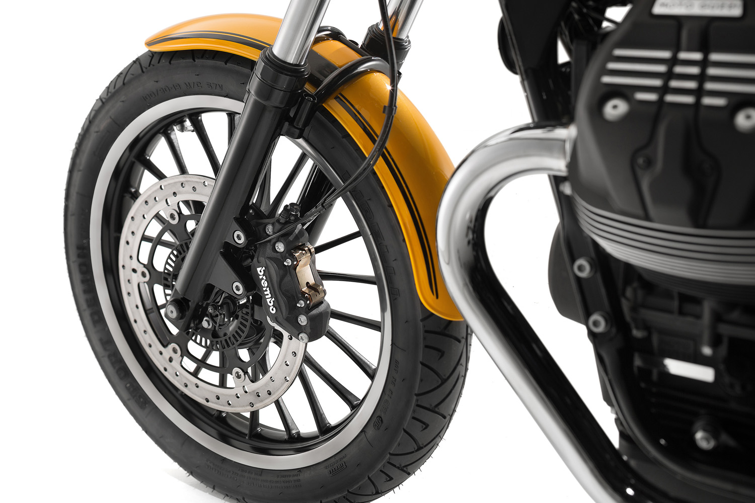 Moto Guzzi V9 Roamer front wheel disk view