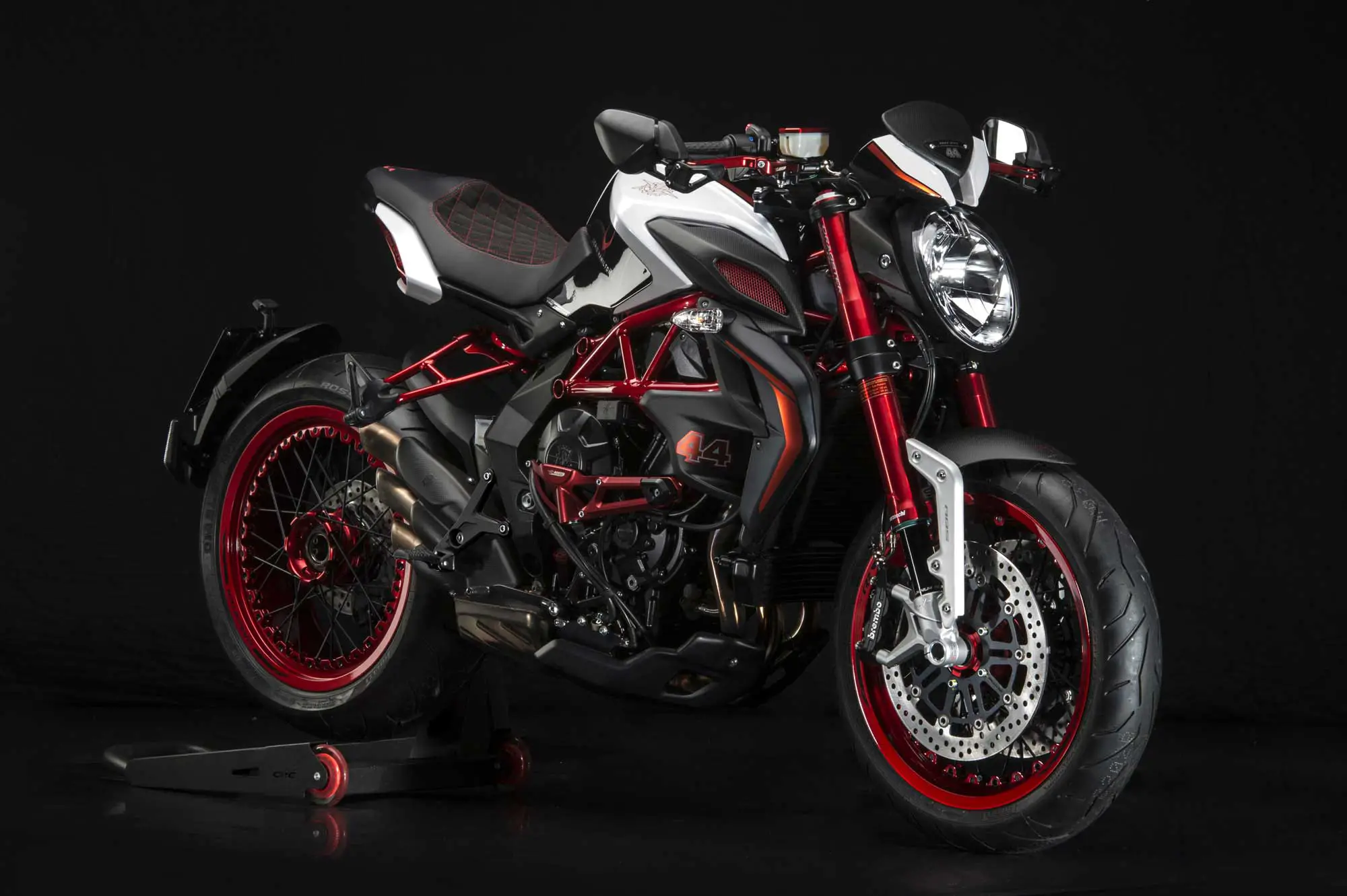 MV Agusta Brutale 800 Dragster RR LH44 front cross view