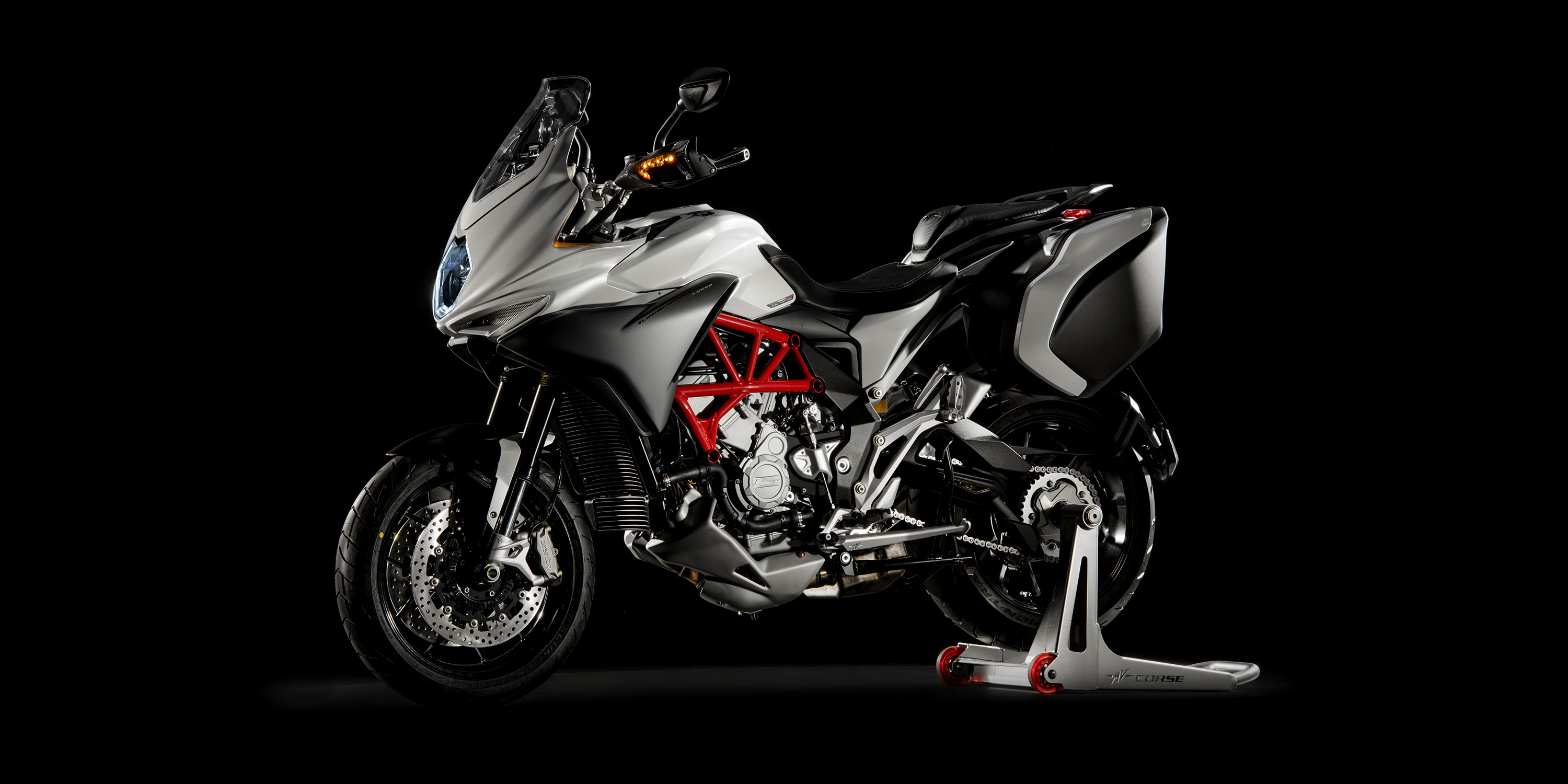 MV Agusta Turismo Veloce 800 Lusso front cross view