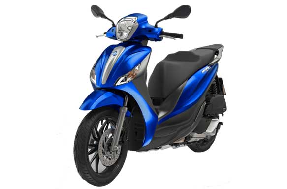 Piaggio Medley S 125 front cross view