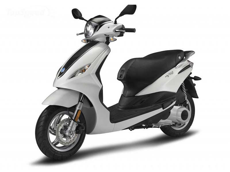 Piaggio New Fly 150 3V front cross view
