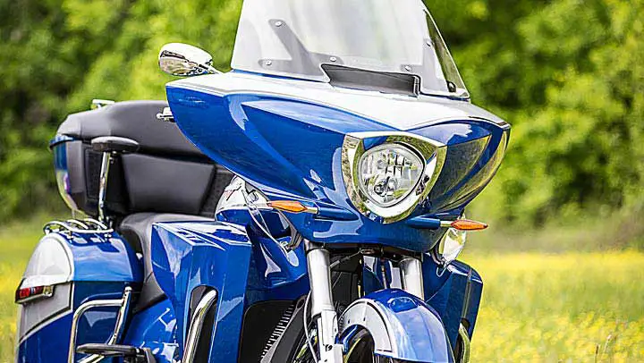 2014 Victory Cross Country Tour front headlamp