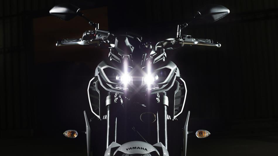 Yamaha MT 09 front headlamp dual projection type 