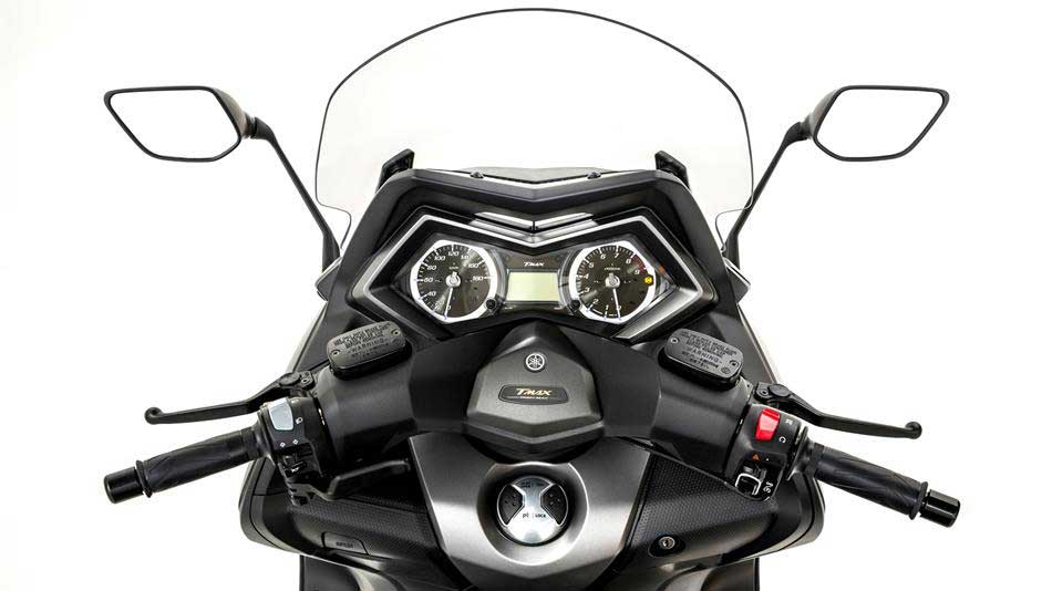 Yamaha TMax Iron Max front speedometer view