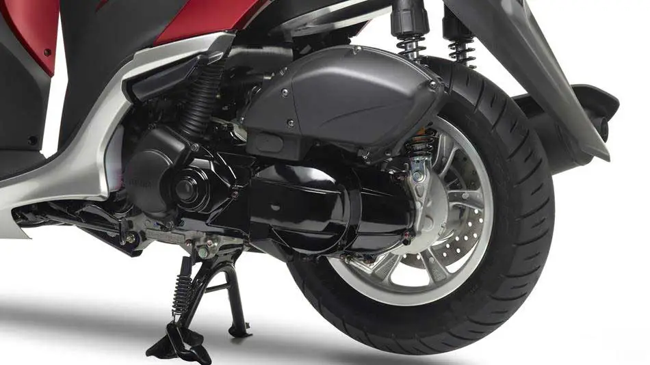 Yamaha Tricity rear tyre view