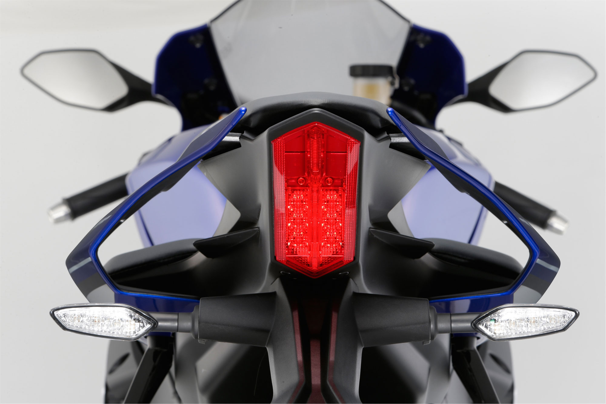 Yamaha YZF R1 2015 Back Indicator View