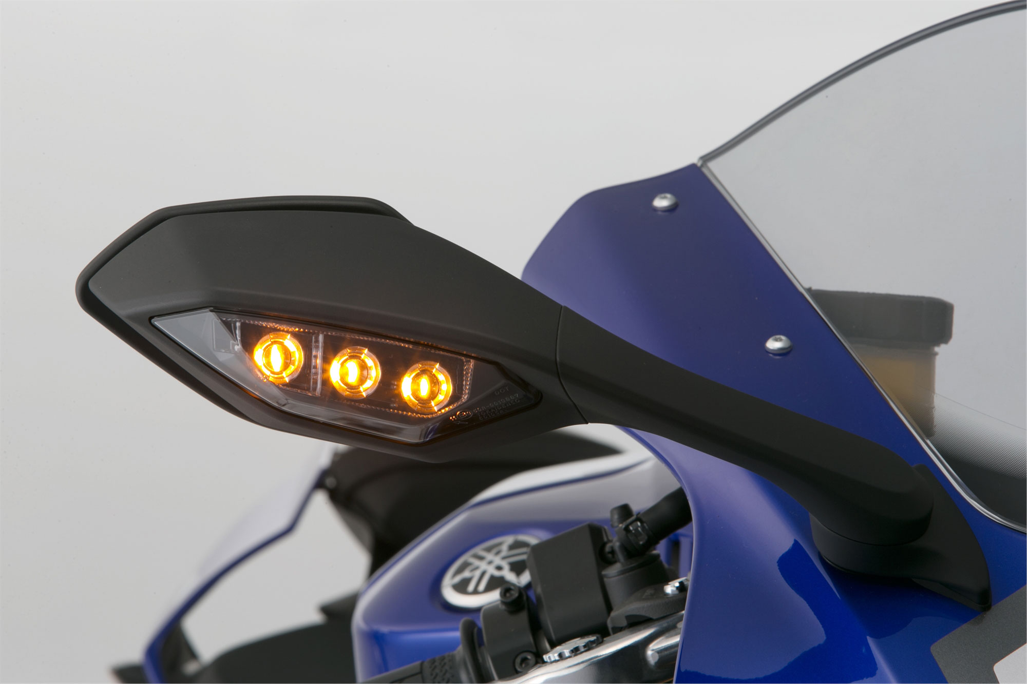 Yamaha YZF R1 2015 Front Indicator View