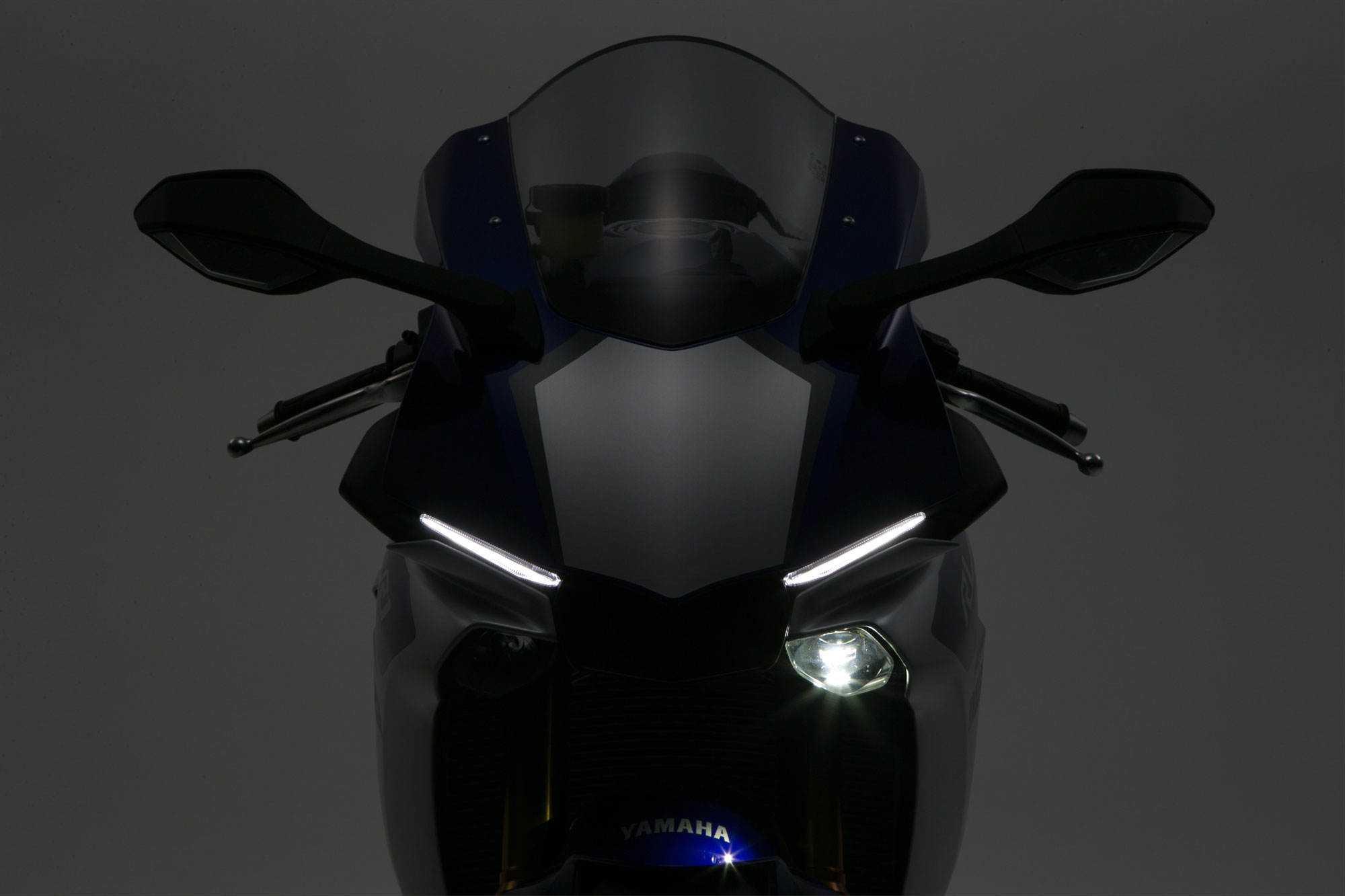 Yamaha YZF R1 2015 Front Headlight View