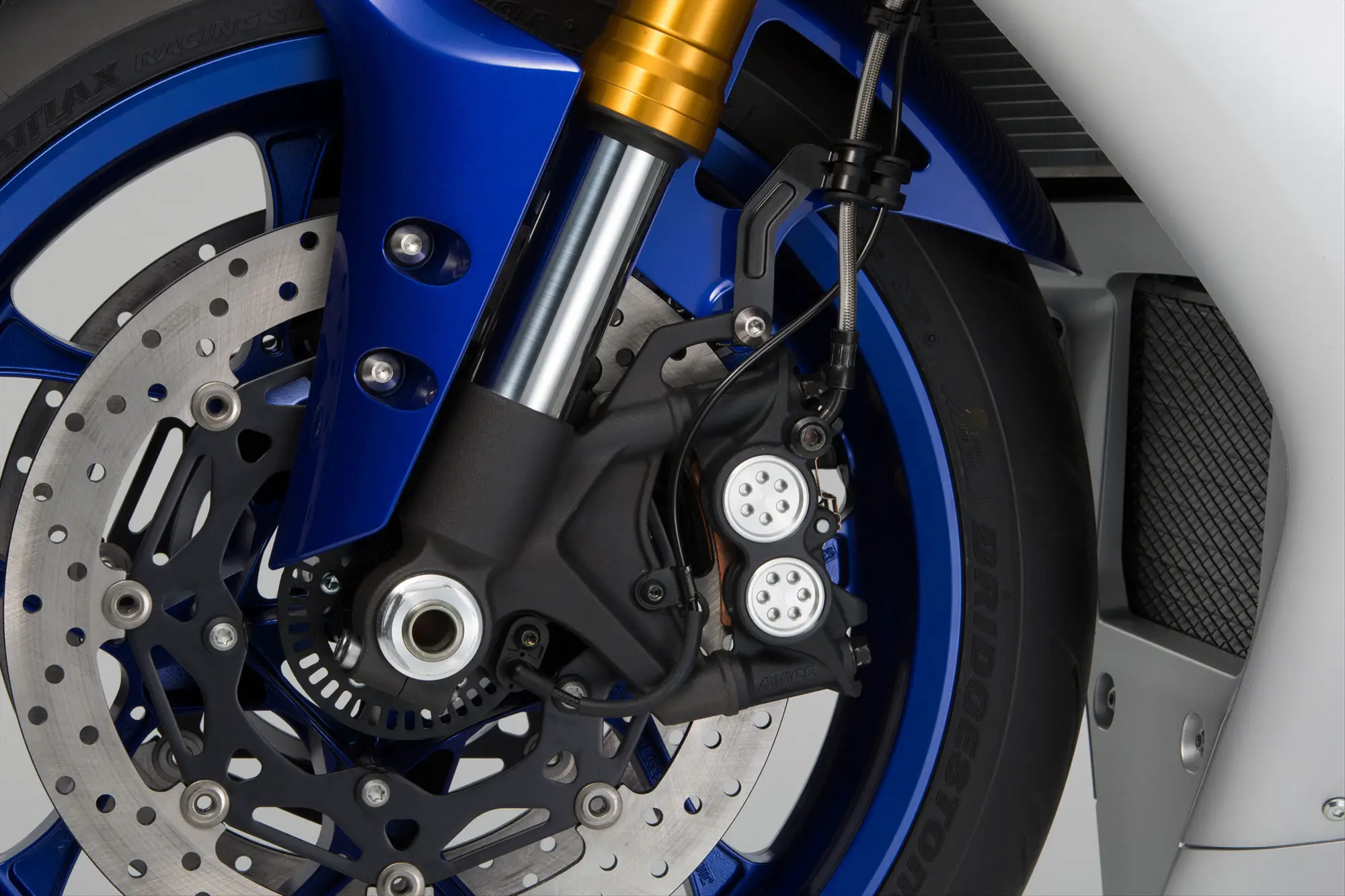 Yamaha YZF R1 2015 Front Disk View