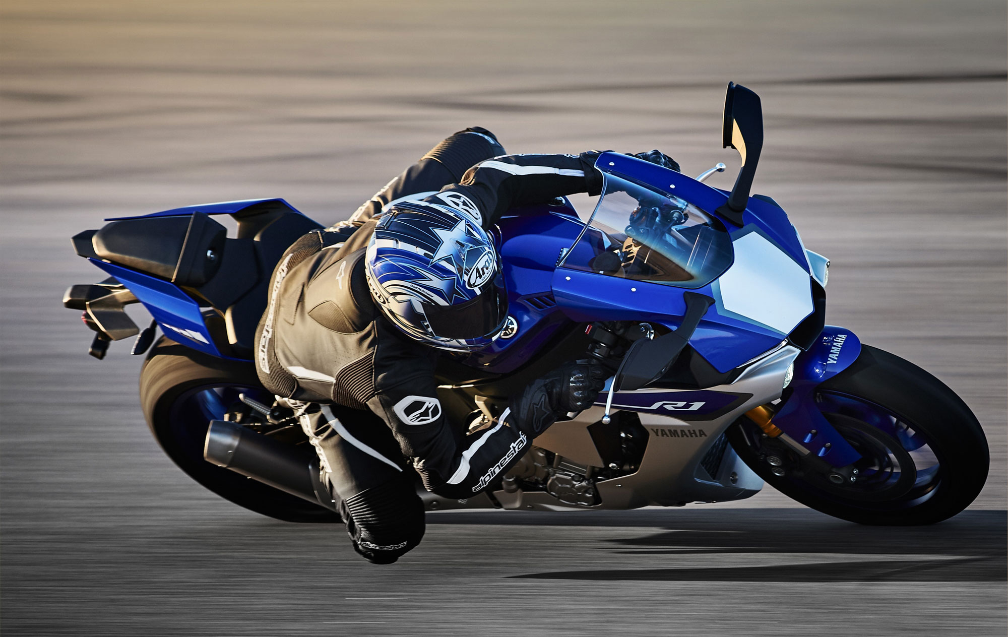 Yamaha YZF R1 2015 Road Test View