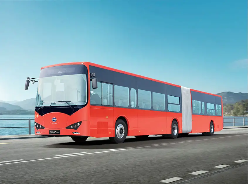 BYD Electric bus 18M front cross view
