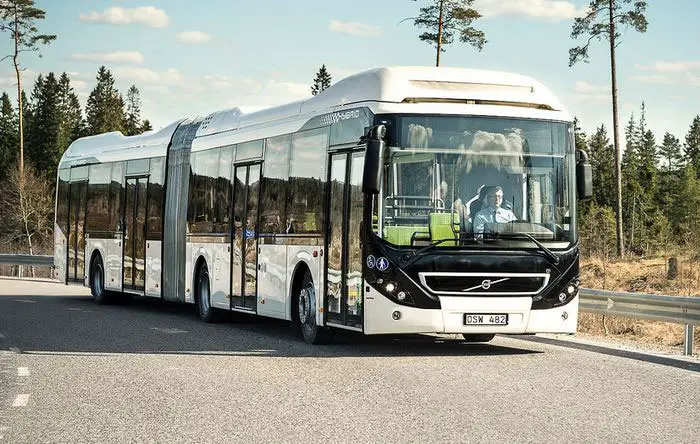 Volvo 7900 Hybrid Articulated Road Test