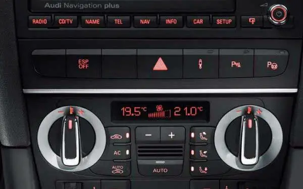 Audi Q3 S 2WD Music System