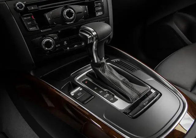 Audi Q5 2.0 TDI Premium Plus Gear Box
