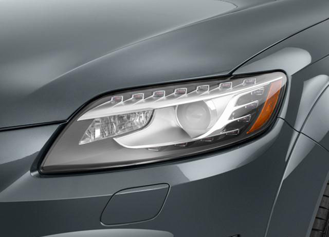 Audi Q7 3.0 TDI quattro Premium Front Headlight