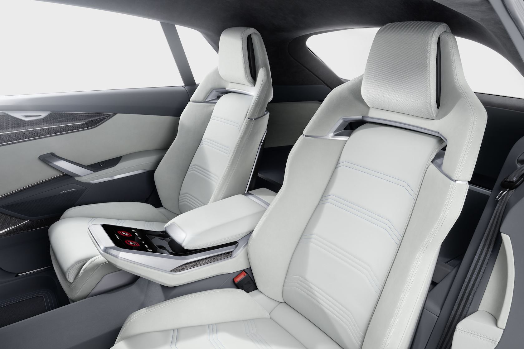 Audi Q8 2018 interior seat view