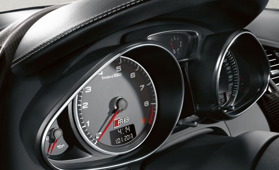 Audi R8 5.2 V10 Spyder Speedometer