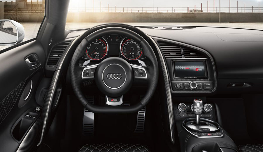 Audi R8 V10 Plus interior front Dashboard view