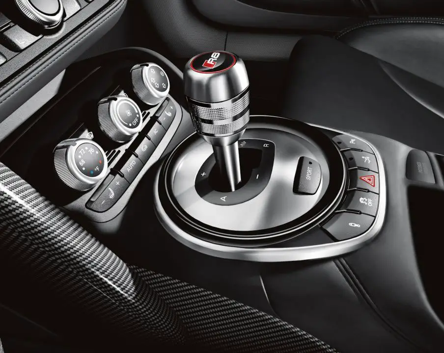 Audi R8 V10 Plus interior gear view