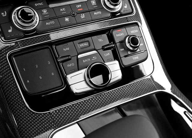 Audi S8 4.0 TFSI 2015 Music System