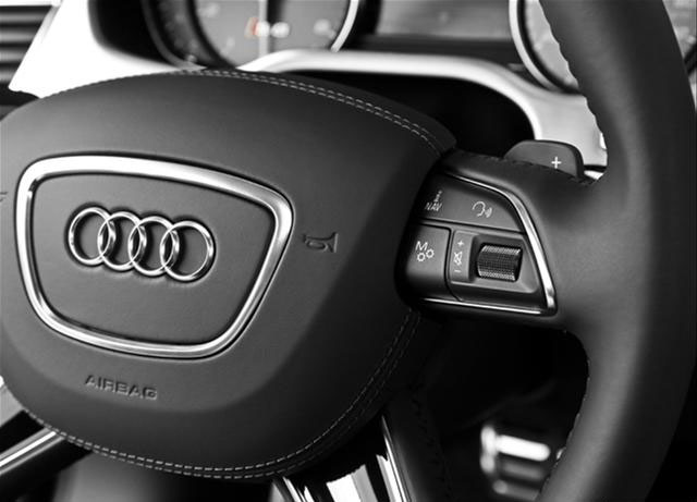 Audi S8 4.0 TFSI 2015 Steering