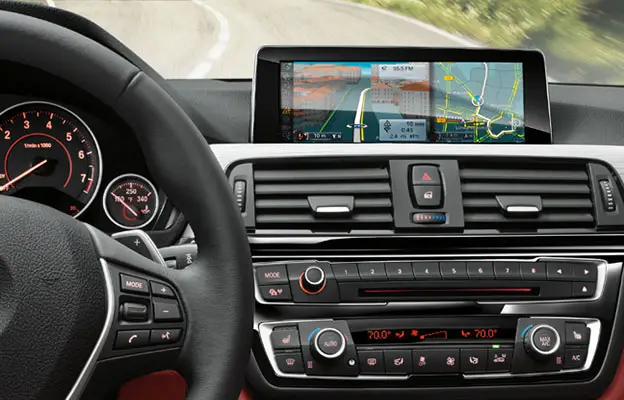 BMW 4 Series 435i XDrive Convertible interior gps device view