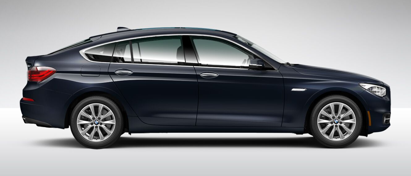 BMW 5 Series 520i Luxury Line side view