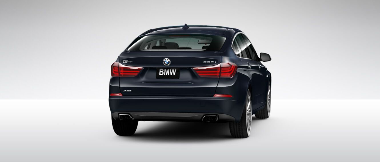 BMW 5 Series 520i Luxury Line rear view