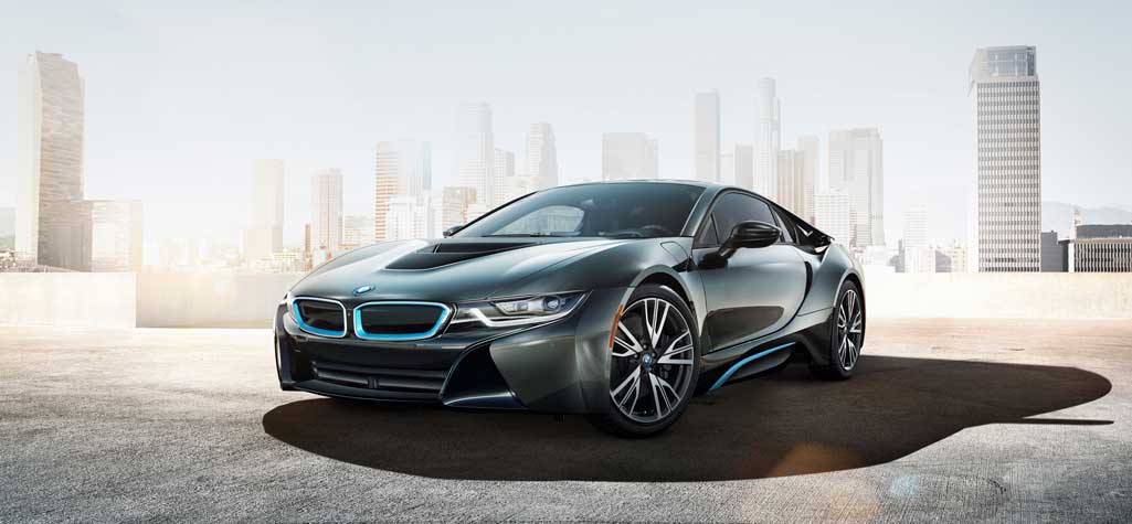 BMW i8 Base Exterior front cross view