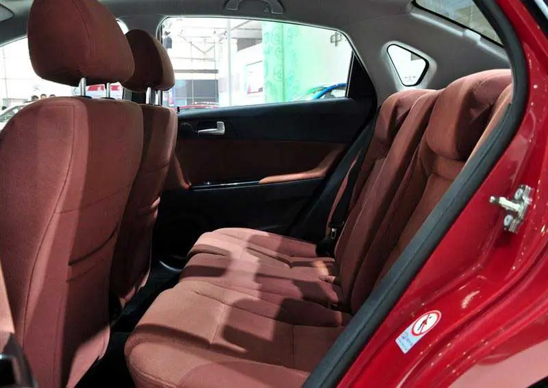 Brilliance FSV AT GL Interior seats rear view