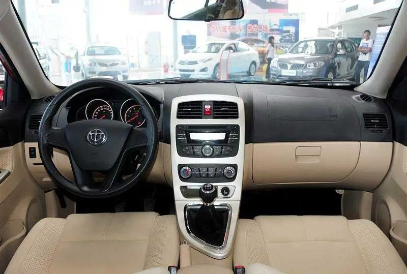 Brilliance H320 1.5 MT Deluxe Interior front view