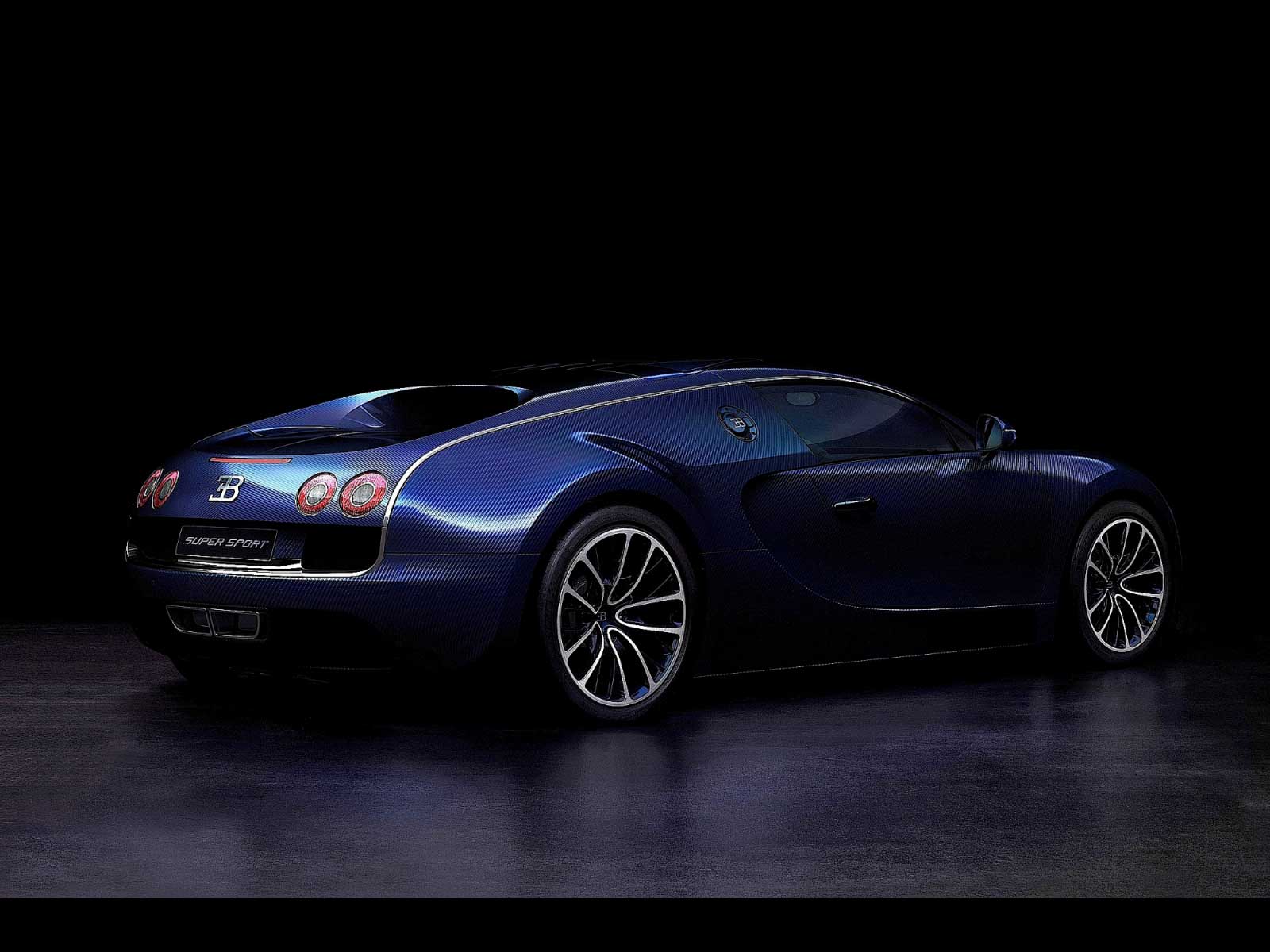 Bugatti Veyron 16.4 Super Sport rear cross view