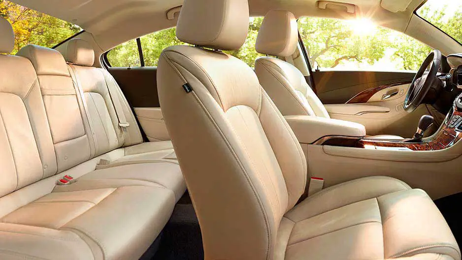 Buick LaCrosse AWD Premium I Interior