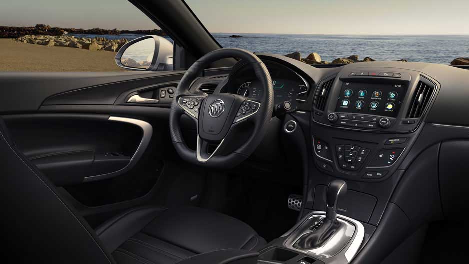 Buick Regal FWD Premium 1 Interior steering