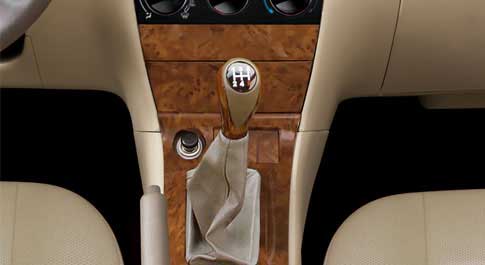 2014 BYD F3 1.5L MT Comfort Interior gear