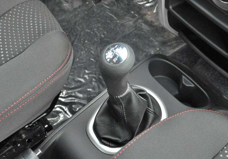 2014 Changan CX20 1.4L MT Sports Interior gear