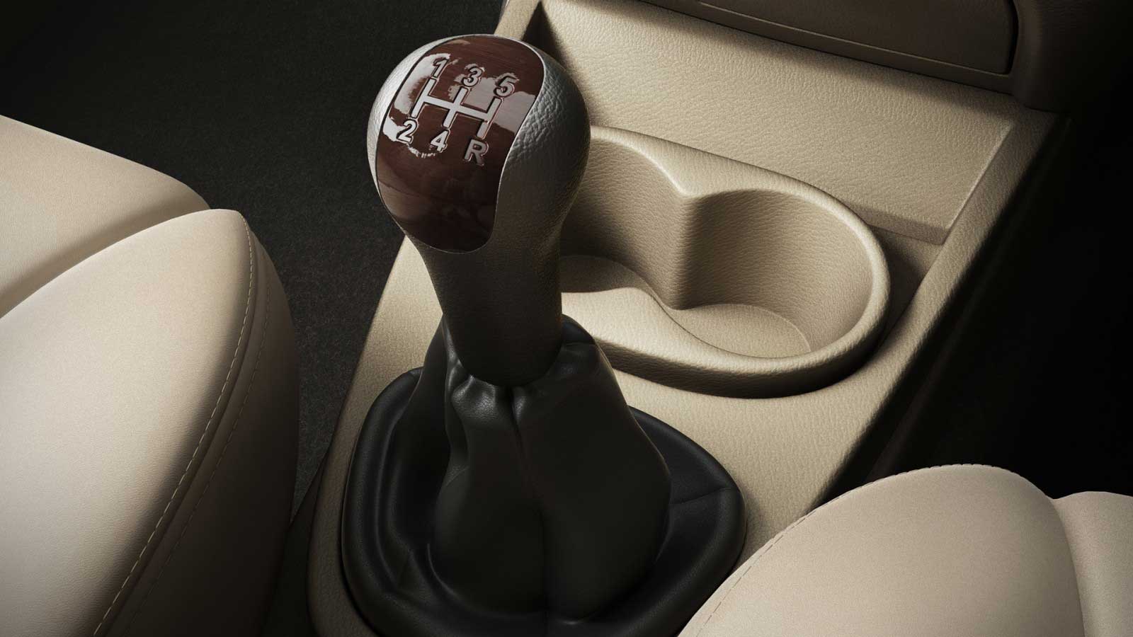 Chevrolet Enjoy 1.4 LS 7 STR Interior gear