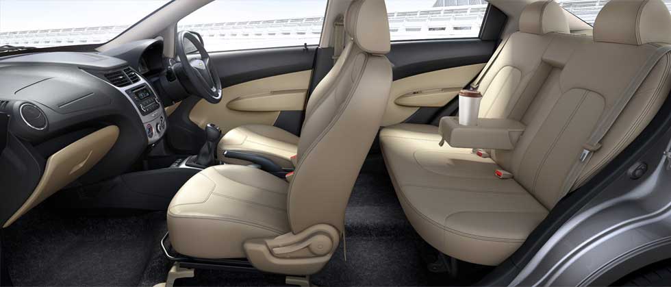 Chevrolet Sail 1.2 LS Interior front and rear seats