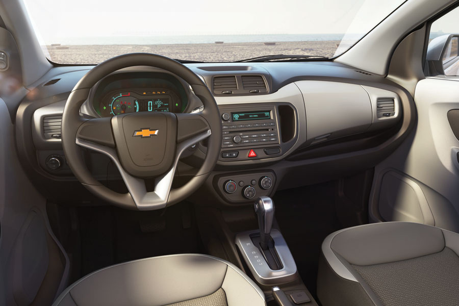 Chevrolet Spin Petrol 2015 Steering