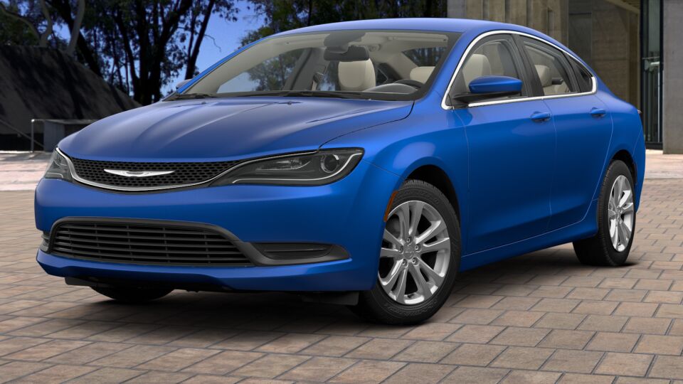 Chrysler 200 Touring front cross view